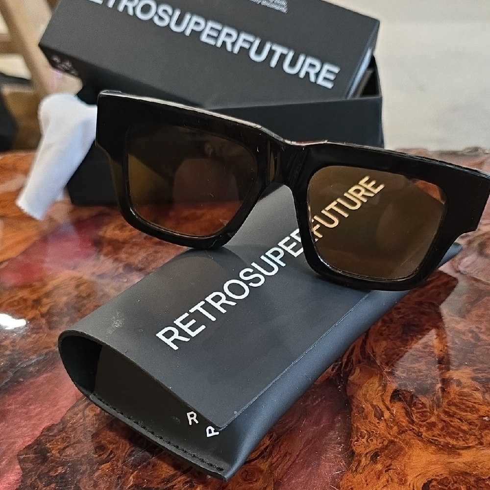 NWOT RETROSUPERFUTURE Bold Black Sunglasses